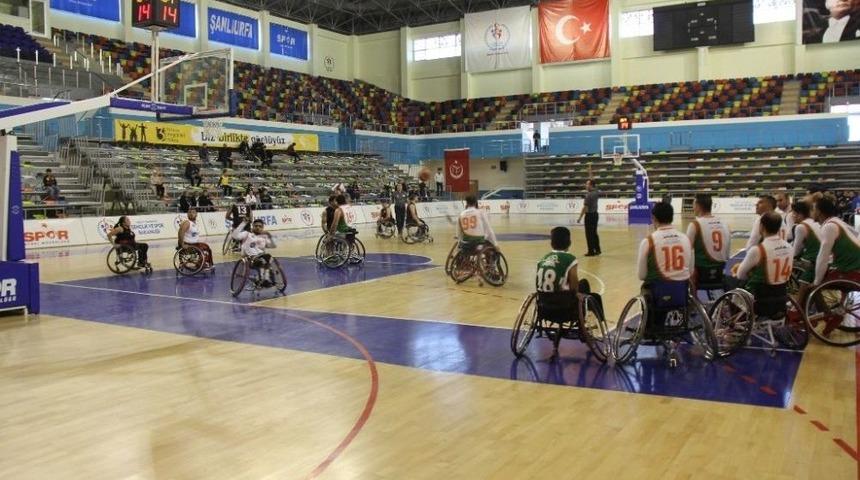 B&uuml;y&uuml;kşehir Belediyesi Engelliler Basketbol Takımı Potada Yine Galip