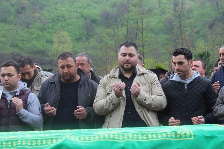 Belçika’da Cinayete Kurban Giden Anne İle Kızı Giresun’da Toprağa Verildi G4