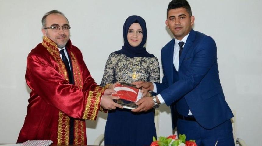 Korkuteli M&uuml;ft&uuml;l&uuml;ğ&uuml;&rsquo;nde İlk Resmi Nik&acirc;h Kıyıldı