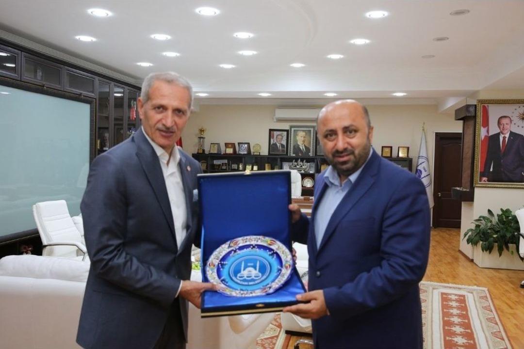 Adapazarı İftarını &Ouml;mer D&ouml;ngeloğlu İle A&ccedil;tı