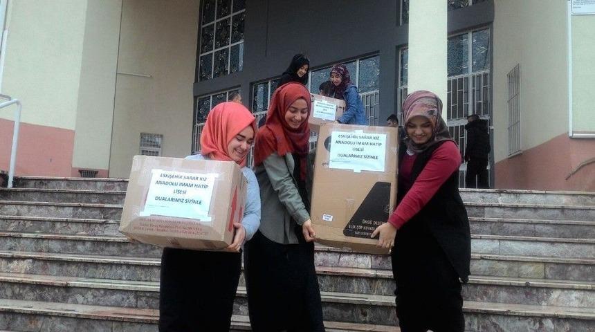 &Ouml;ğrencilerden Mehmet&ccedil;ik İ&ccedil;in Duyarlı Davranış