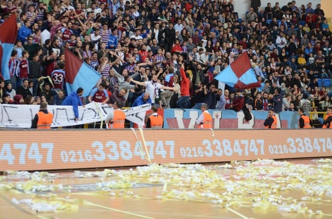 Trabzonspor - Fenerbah&ccedil;e Ma&ccedil;ında Gerginlik