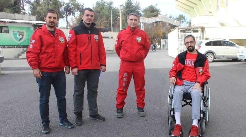 Akut G&ouml;revlisi Tekerlekli Sandalye İle De &Ccedil;alışmalarını S&uuml;rd&uuml;r&uuml;yor