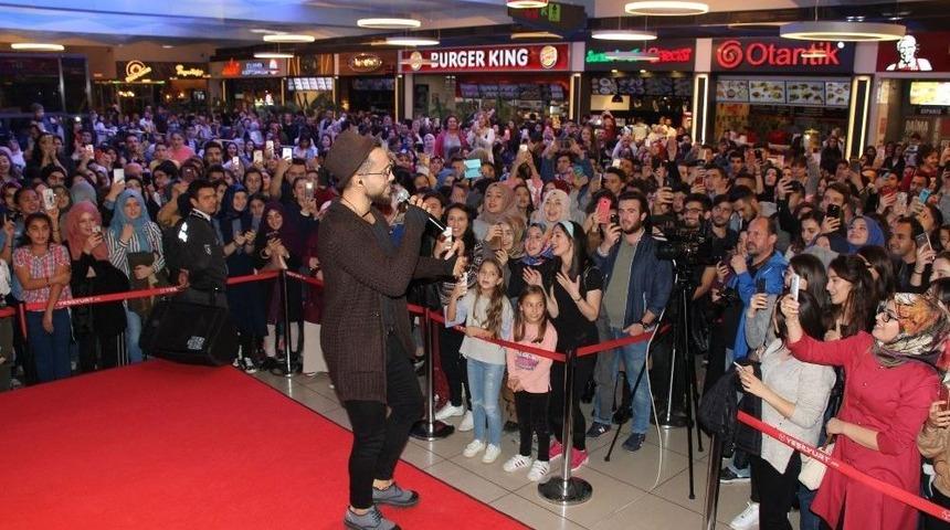 Tatlı&ouml;z, Samsunlu Hayranlarını Coşturdu