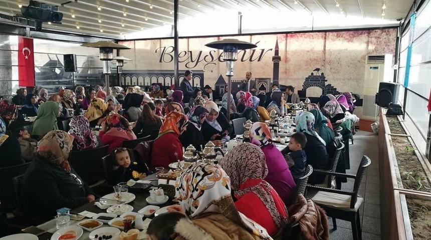 Başkan &Ouml;zaltun, Beyşehir&rsquo;in Anneleriyle Buluştu