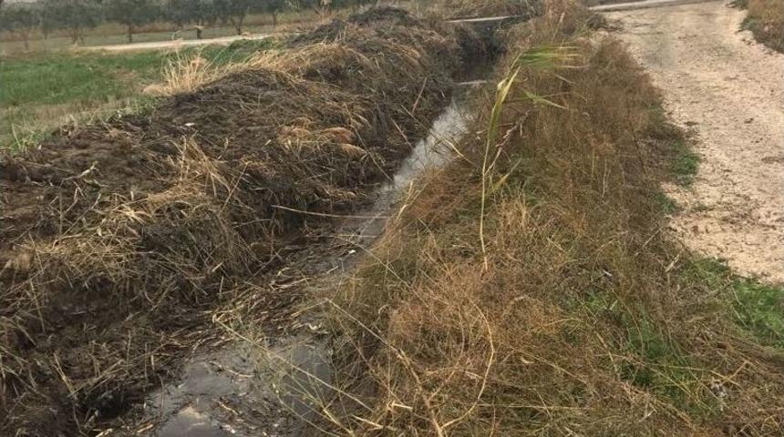 Kırkağa&ccedil;&rsquo;ın 5 Mahallesinde Dere Temizlik &Ccedil;alışması