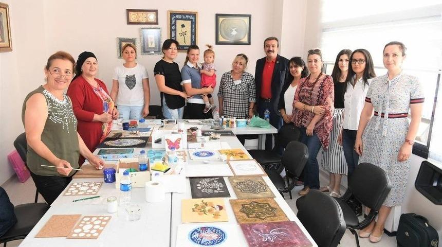 Atat&uuml;rk Kadın Yaşam K&ouml;y&uuml;&rsquo;nde Kadınlara Kurs