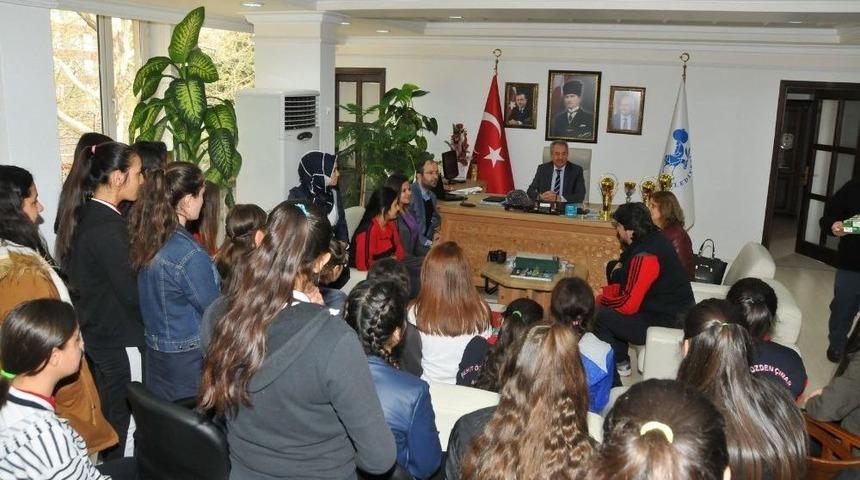 Başarılı Takımlardan Başkan Akkaya&rsquo;ya Ziyaret