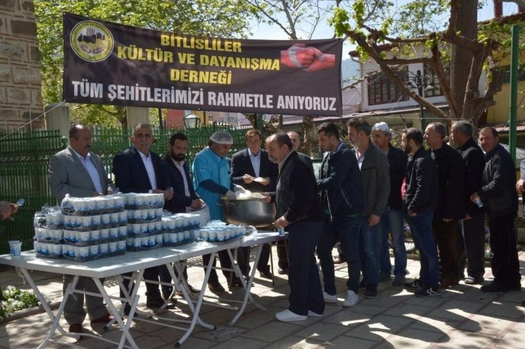 Manisa&rsquo;daki Bitlislilerden Şehitler İ&ccedil;in Hayır