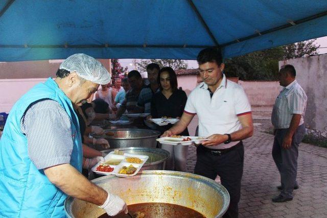 Germencik Belediyesi Her Gün Farklı Bir Mahallede İftar Veriyor