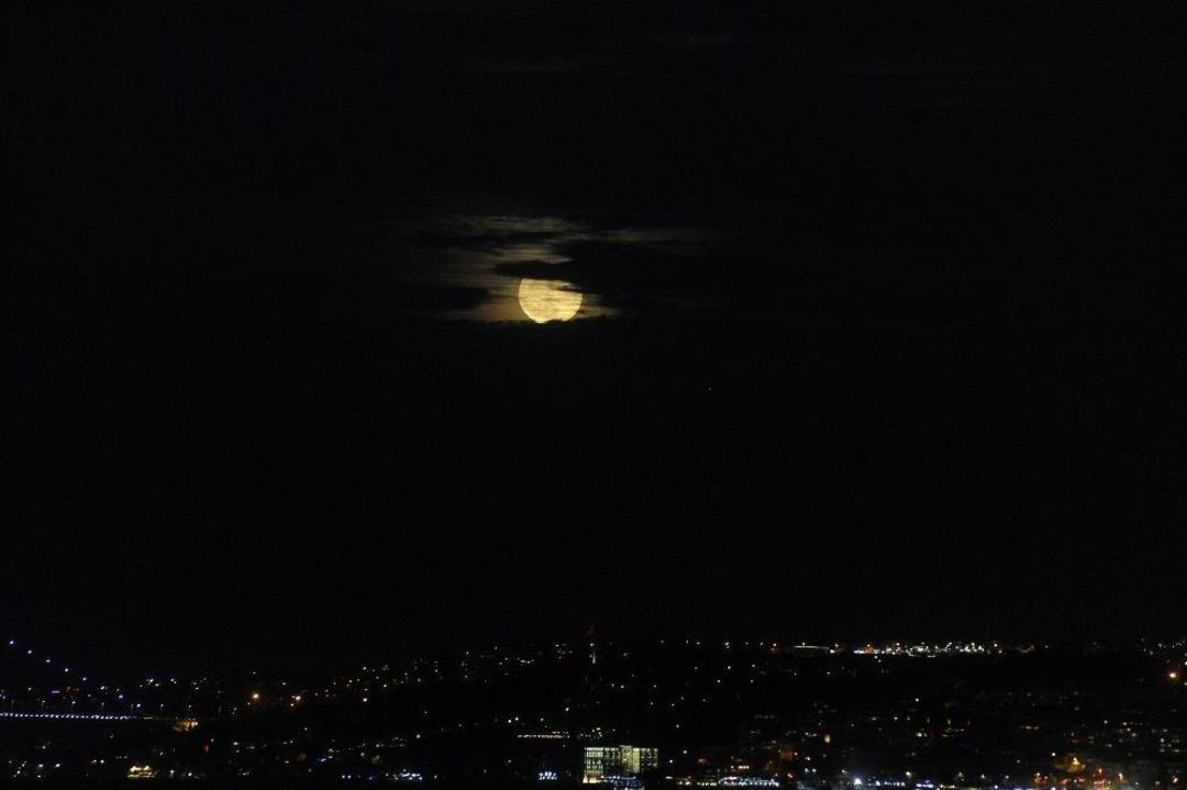 &rsquo;&rsquo;s&uuml;per Ay&rsquo;&rsquo; İstanbul&rsquo;dan İzlendi