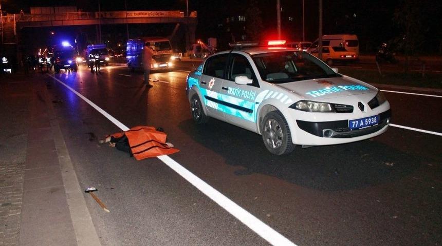 Yalova&rsquo;da Anne İle Kızına Minib&uuml;s &Ccedil;arptı: 2 &Ouml;l&uuml;