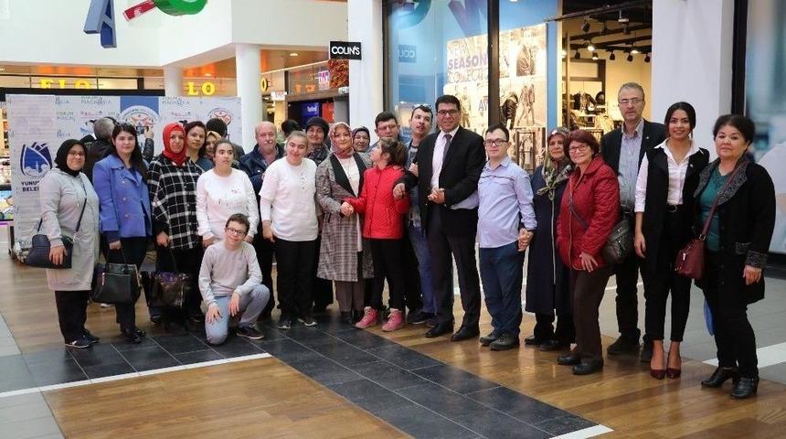 D&uuml;nya Engelliler Otizme Dikkat &Ccedil;ektiler