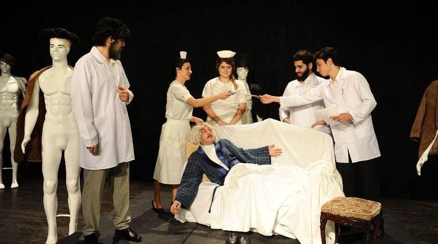 Karşıyakalı Tiyatrocular Bozcaada&rsquo;da