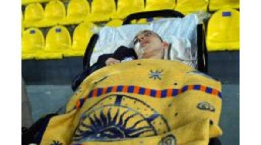 Sedyeyle Trib&uuml;ndeki Yerini Aldı