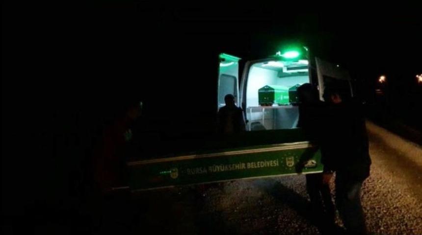 D&uuml;ğ&uuml;n G&uuml;n&uuml;nde Kocası Tarafından &Ouml;ld&uuml;r&uuml;len Kadın Toprağa Verildi