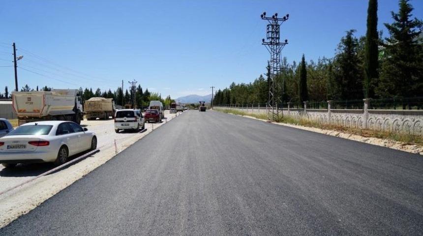 Osb Yolunda Asfalt &Ccedil;alışmaları S&uuml;rd&uuml;r&uuml;l&uuml;yor