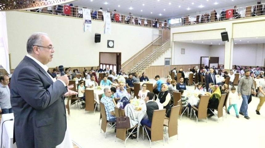 Başkan Kutlu, Belediye Personeliyle İftar A&ccedil;tı