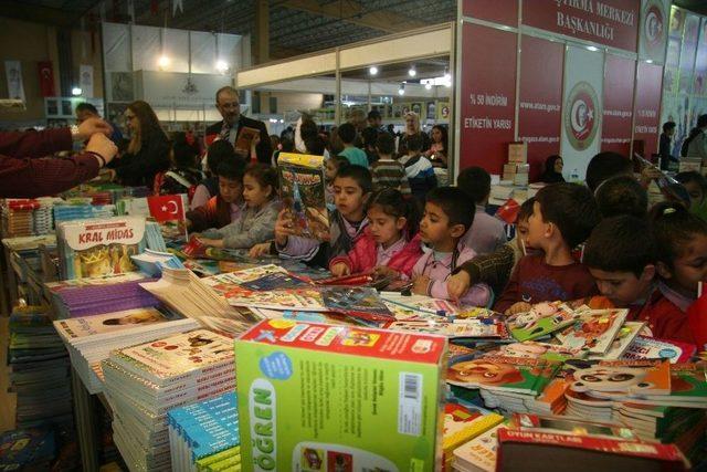 Denizli Büyükşehir Belediyesi Kitap Fuarı Açıldı