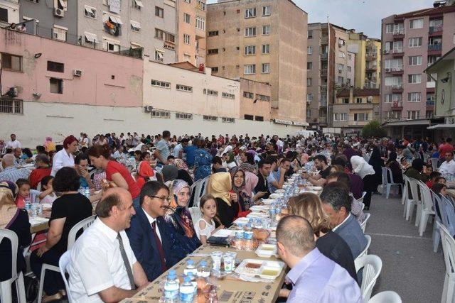 Gazi İftarına Vatandaşlardan Yoğun İlgi