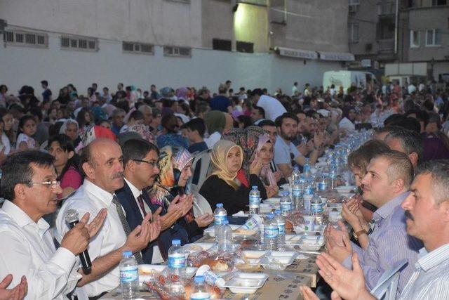 Gazi İftarına Vatandaşlardan Yoğun İlgi