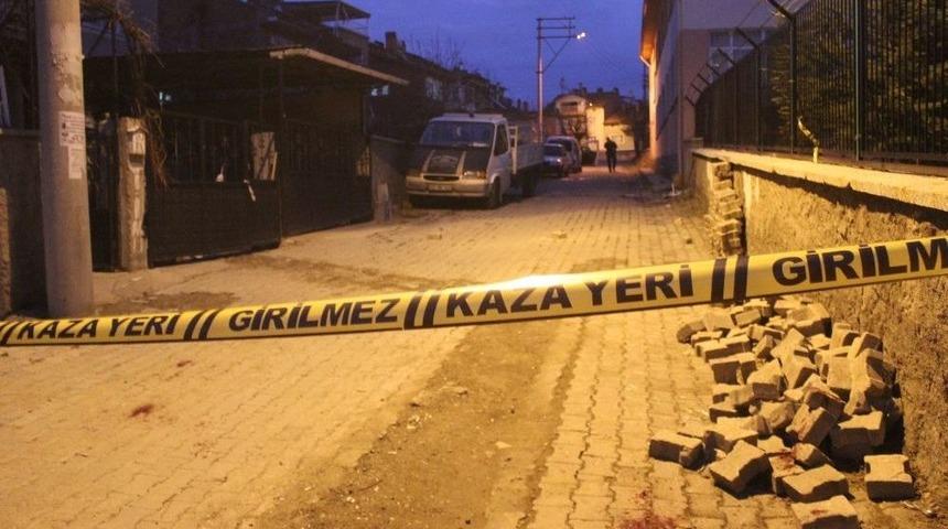 Ev Sahibi Kiracı Kavgası Kanlı Bitti: 1 &Ouml;l&uuml;, 7 Yaralı