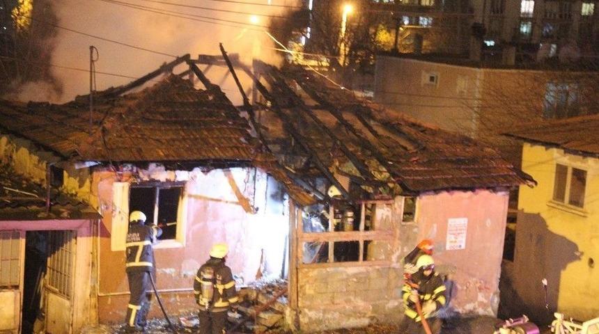 Alev Alev Yanan Ev K&uuml;le D&ouml;nd&uuml;