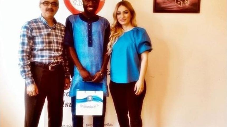 Sdü’ye Türkçe Konuşma Yarışması’nda Ödül