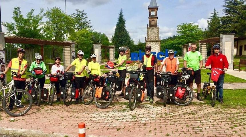 Nisan Ayında 6 &Uuml;lkeden 16 Bisikletli Ağırlandı