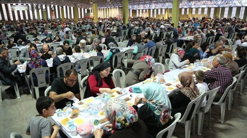 Emek&rsquo;te 6 Bin Kişi İftarda Buluştu