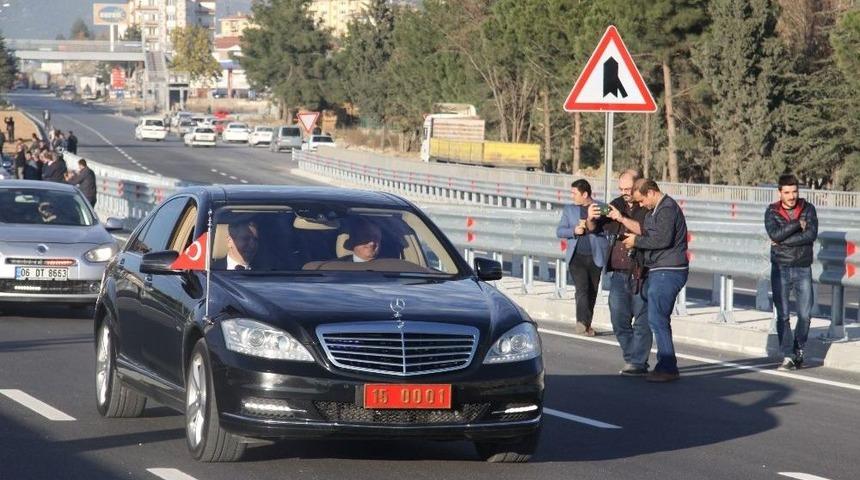 Bucak K&ouml;pr&uuml;l&uuml; Kavşakta İlk Ara&ccedil; Ge&ccedil;işi