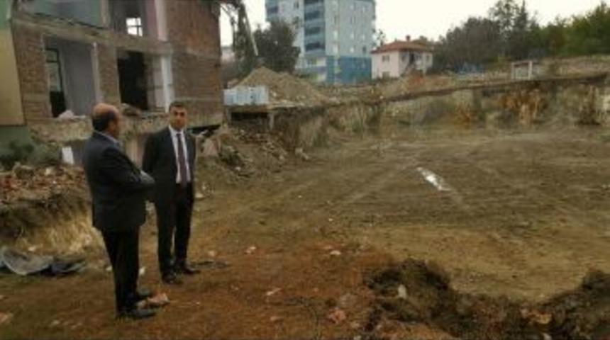 Kaymakam Girgin &Ouml;ğretmenevi Binasında İnceleme Yaptı