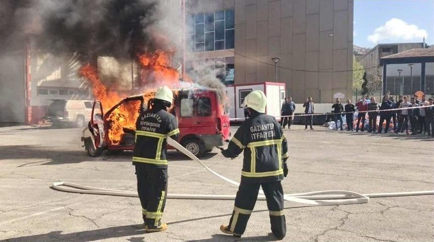 Sivil Savunma Ve İtfaiyecilik Programından &Ouml;ğrencilerine Uygulamalı Eğitim