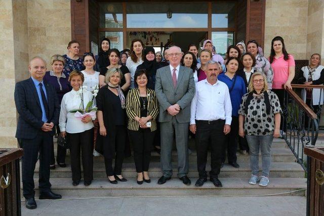 Halk Merkezleri’nde Kadınlardan Yıl Sonu Sergisi