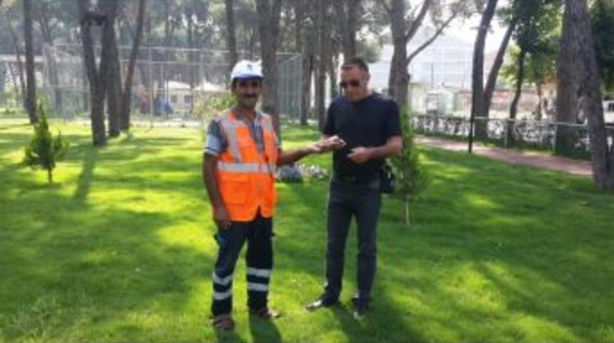 Belediye Personelinin Dikkatiyle Cep Telefonuna Kavuştu