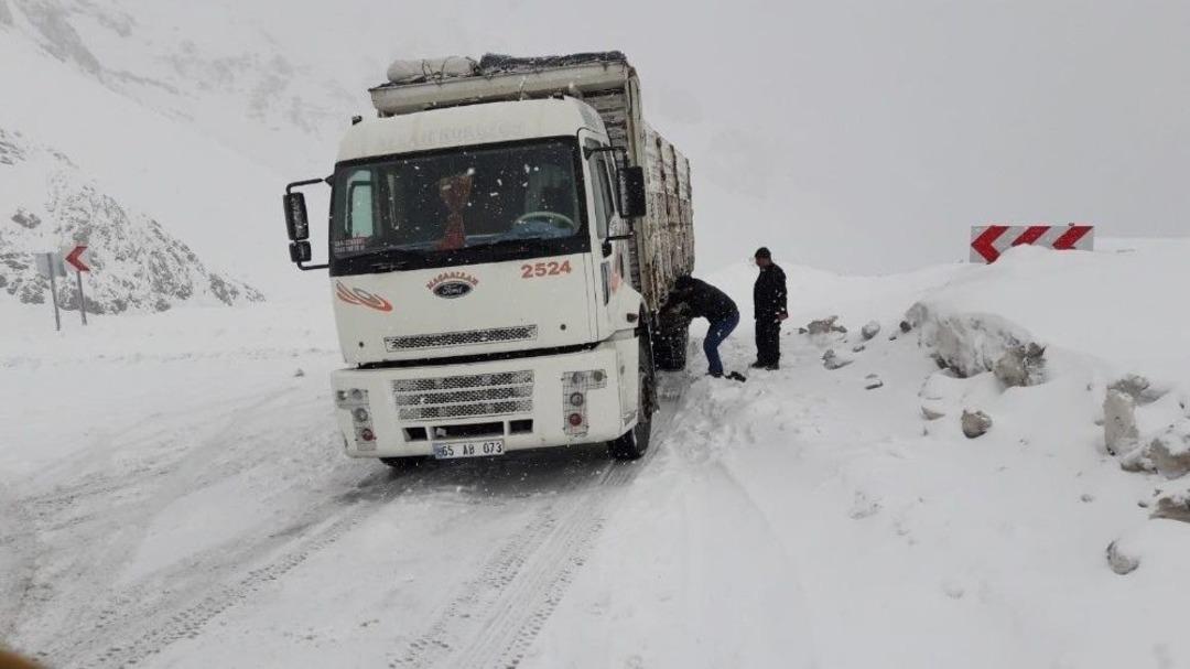 Van&rsquo;da Kar Yağışı