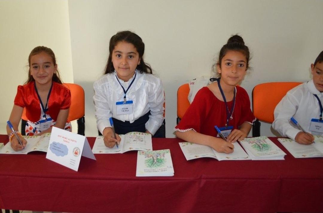 16 Minik &Ouml;ğrencinin Hikayesi Kitap Oldu