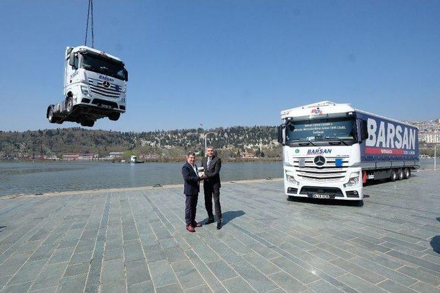 Mercedes-benz Türk’ten 500 Adetlik Kamyon Teslimatı