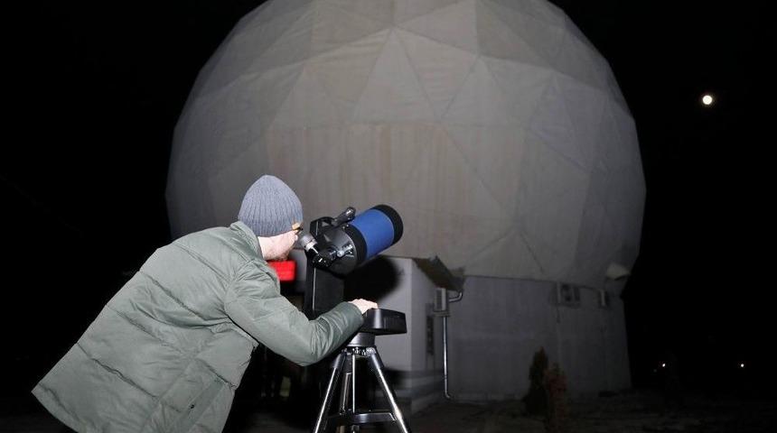 Er&uuml;&rsquo;de Halka A&ccedil;ık Ay G&ouml;zlem Etkinliği D&uuml;zenlendi