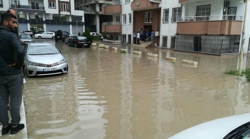 Van’da Evler Su Altında Kaldı