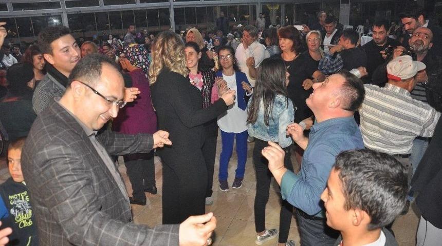 Finike&rsquo;de Engeliler İ&ccedil;in Moral Gecesi D&uuml;zenlendi