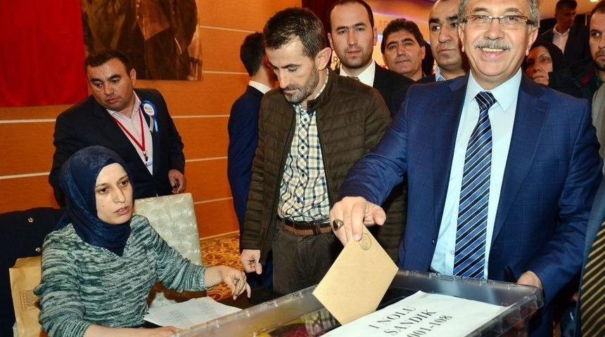 Ak Parti Pursaklar 4. Olağan İl&ccedil;e Kongresi Yapıldı