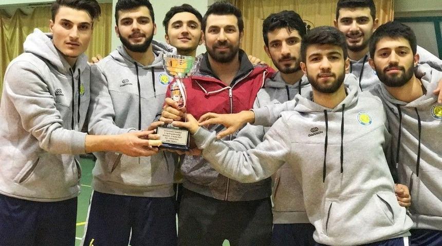 Harran &Uuml;niversitesi Voleybol Takımı 1. Lig&rsquo;e &Ccedil;ıktı