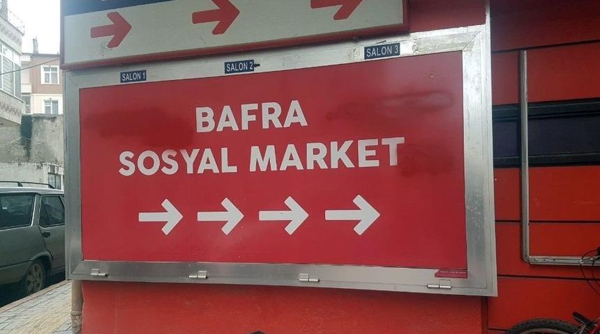 Bedava Giysi Dağıtılan Sosyal Market Soyuldu