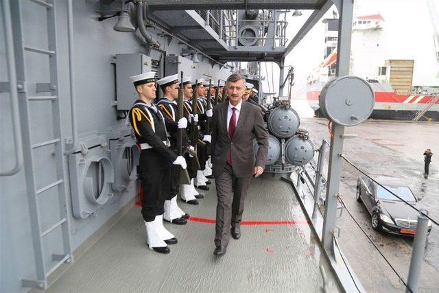 Tcg Oruçreis Rize Limanı’nda