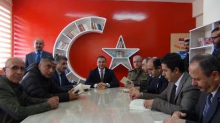 Erciş&rsquo;te Ay Yıldızlı K&uuml;t&uuml;phane Hizmete A&ccedil;ıldı