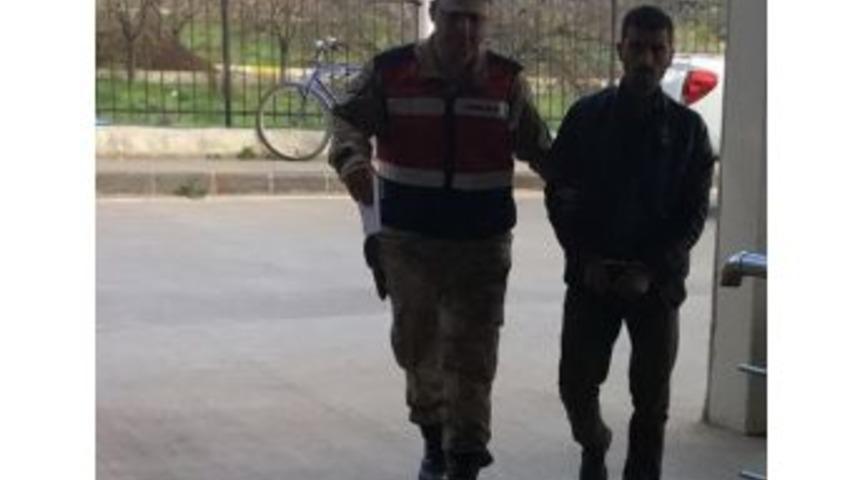 Mezarlığın &Ccedil;itlerini &Ccedil;alan Hırsız Yakalandı