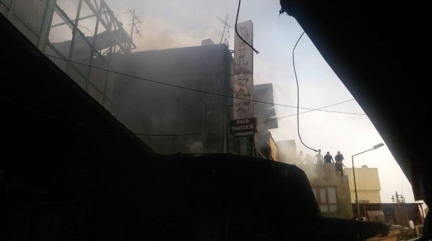 Şanlıurfa&rsquo;da Pasajda Yangın