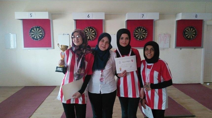 Pazaryerili Kursiyerlerin Dart Yarışması Başarısı