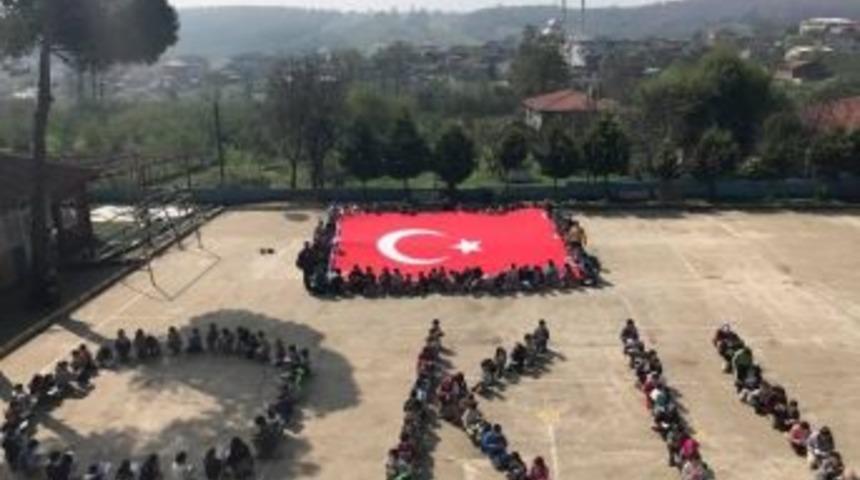 &Ouml;ğrencilerden K&uuml;t&uuml;phane Haftası İ&ccedil;in &rsquo;oku&rsquo; Koreografisi